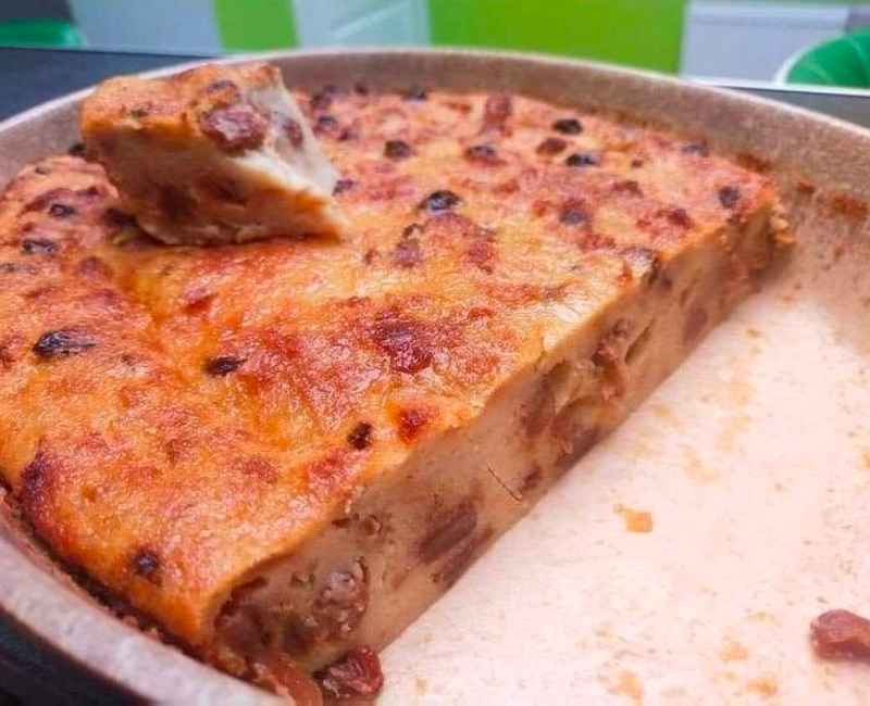 Pudding au pain et aux raisins : une douceur réconfortante à savourer.