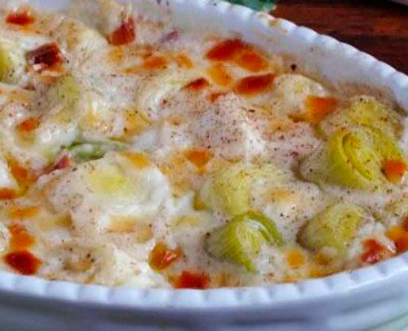 Gratin de poireaux à la Béchamel légère : une recette gourmande et légère.