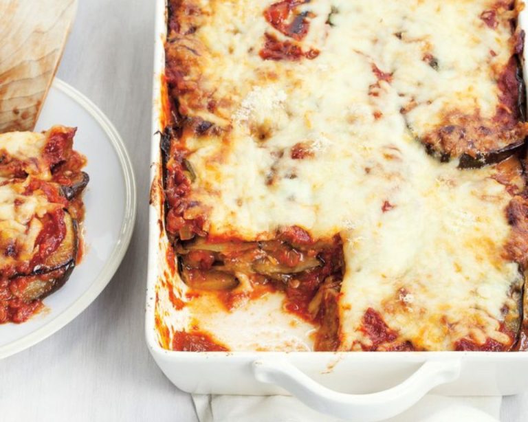 Aubergine à la Parmigiana: A Classic Italian Delight