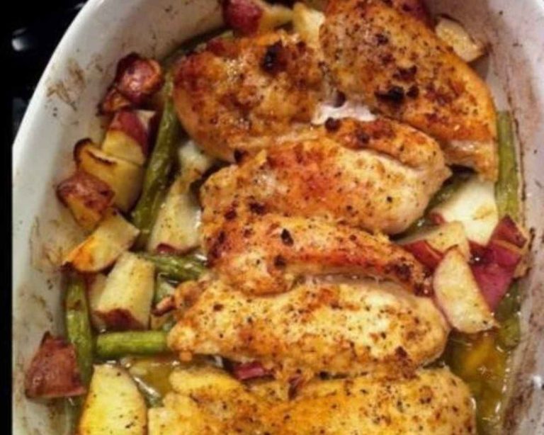 Poulet à l'Ail et au Citron avec Légumes Rôtis Une Symphonie de Saveurs