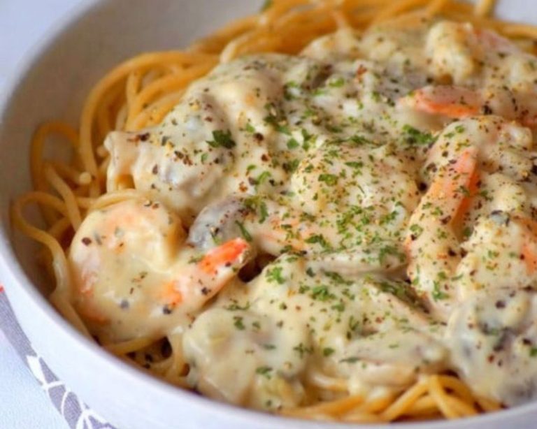 Spaghetti aux Crevettes Crémeuses: A Delightful Seafood Indulgence