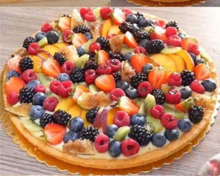 Tarte à la Crème de Fruits : Un Régal Coloré et Délicieux