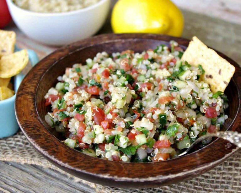 Salade Quinoa aux Légumes Méditerranéens