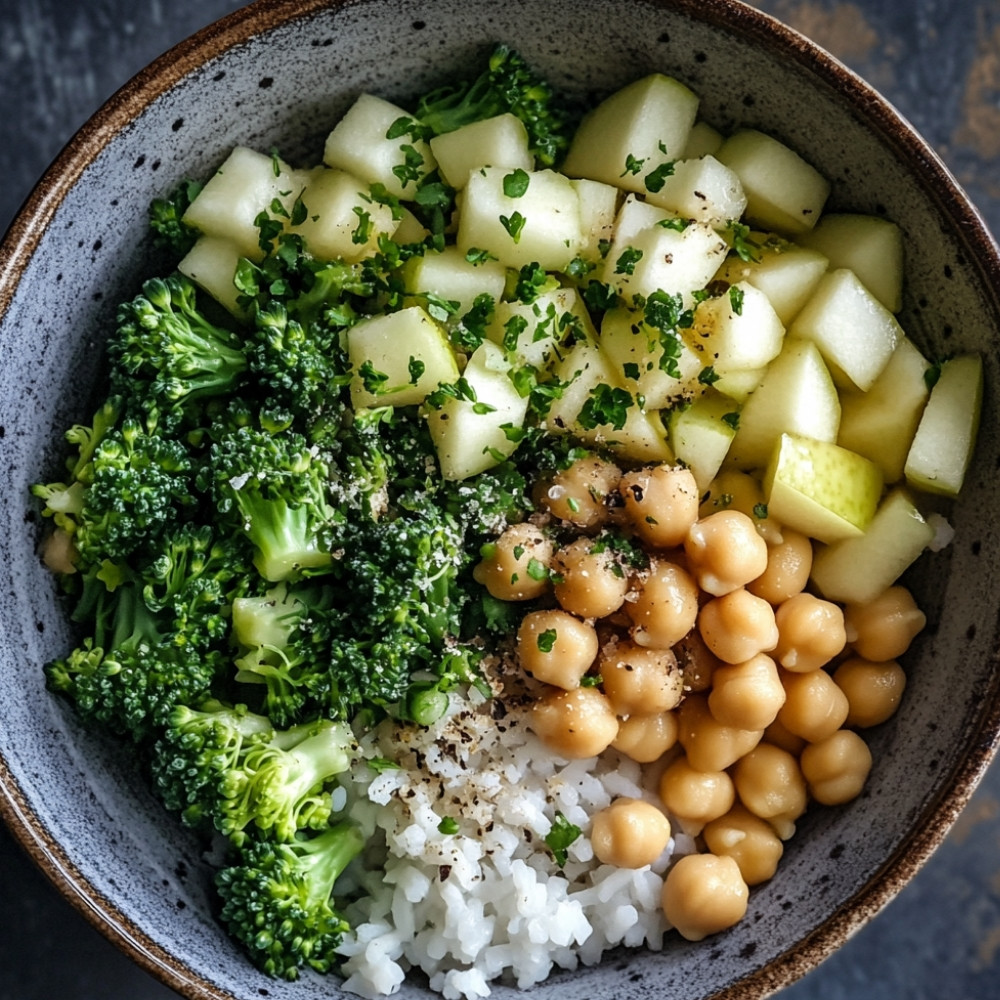 Salade de riz, pois chiches, brocoli et pommes