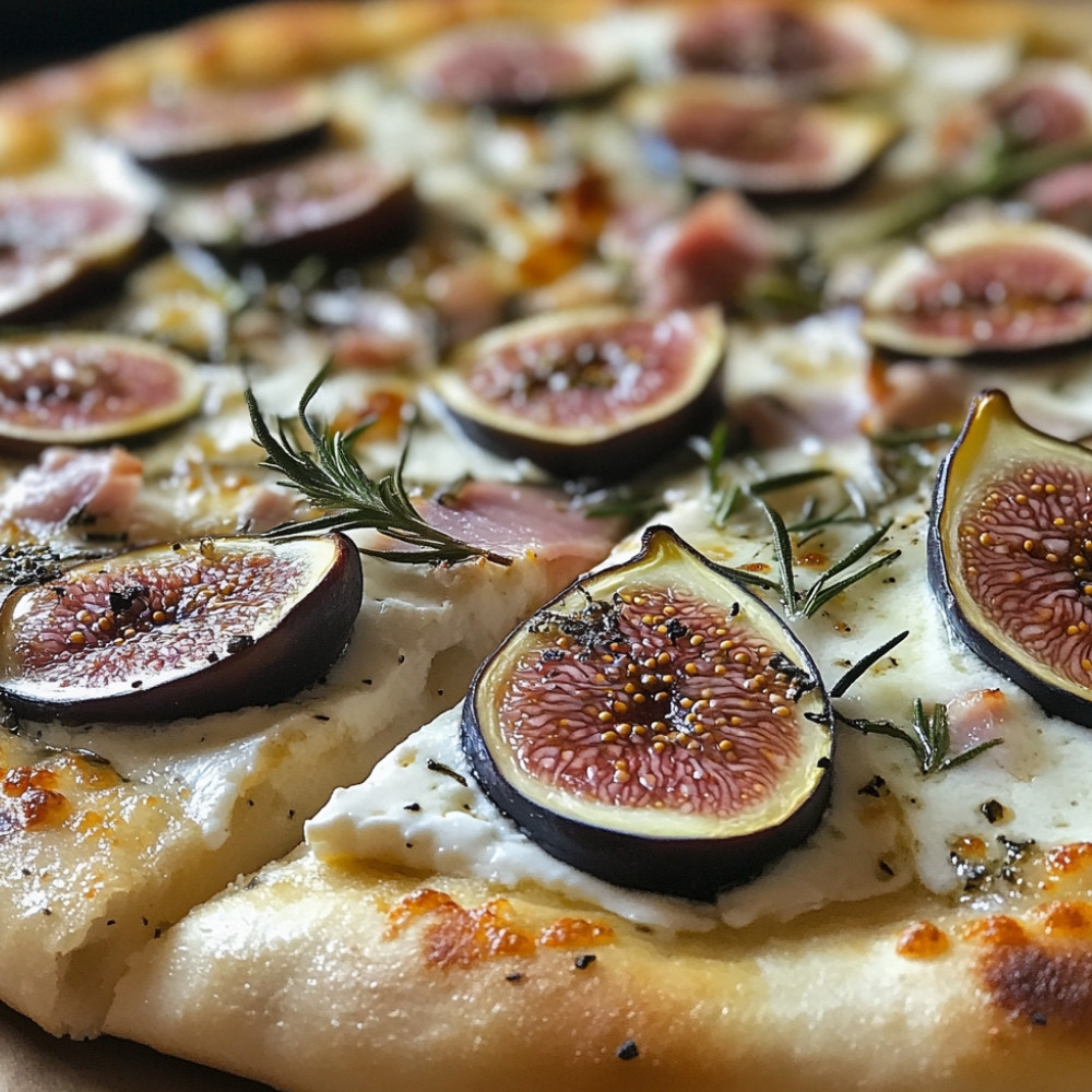 Pizza aux figues, fromage de chèvre et jambon italien