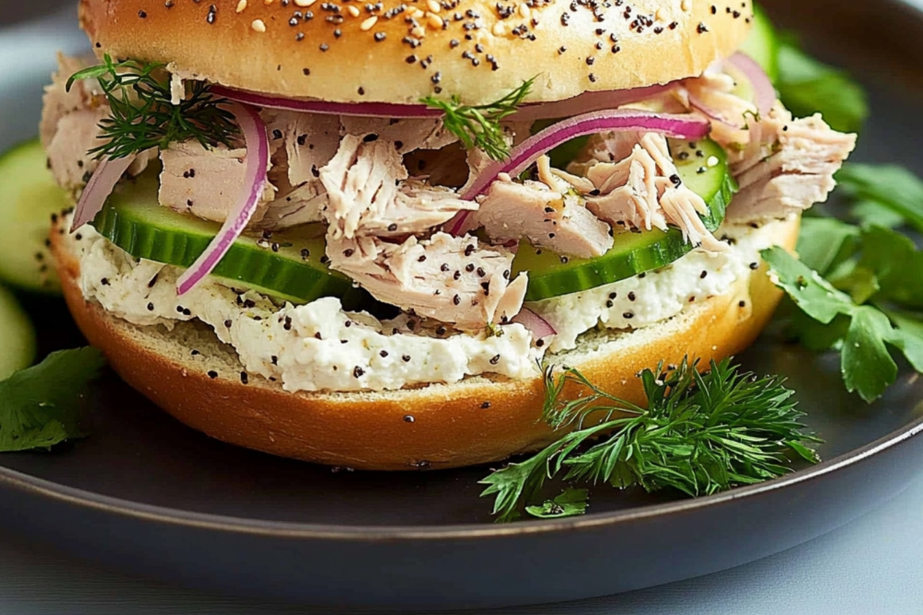 Bagel au thon et tout